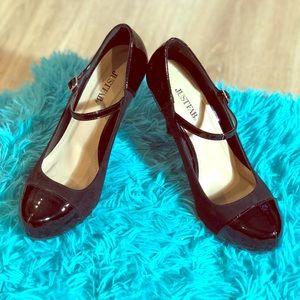 Size 8.5 Black JustFab Heels